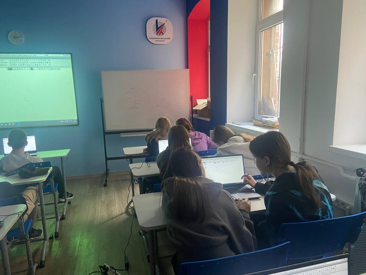 10 июня. IT-классы продолжили свою учебу.